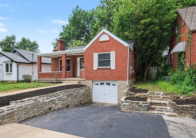 Photo 2 of Sale Pending at 38 Eastern Ave, Elsmere, KY 41018 | MLS# 645627 | Listing updated on 2026-08-14