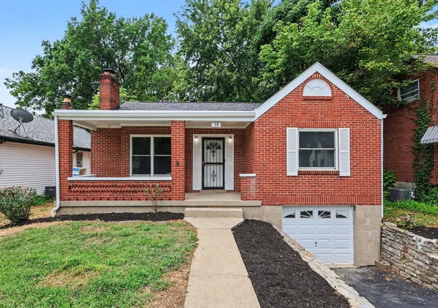 Photo 3 of Sale Pending at 38 Eastern Ave, Elsmere, KY 41018 | MLS# 645627 | Listing updated on 2026-08-14