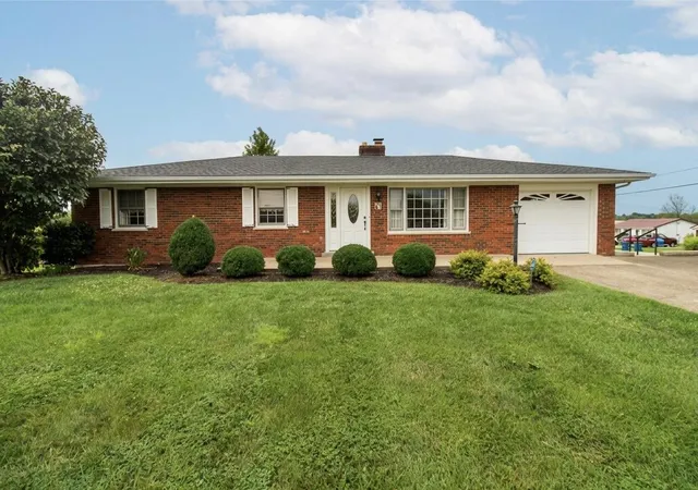 Photo 1 of Single family home for sale at 1 Tracy Ln, Williamstown, KY 41097 | MLS# 645637 | Listing updated on 2026-08-25