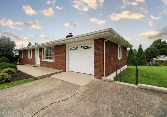 Photo 35 of Single family home for sale at 1 Tracy Ln, Williamstown, KY 41097 | MLS# 645637 | Listing updated on 2026-08-25