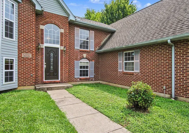 Photo 3 of Sale Pending at 1078 Glenhurst Ct, Hebron, KY 41048 | MLS# 645751 | Listing updated on 2026-08-21