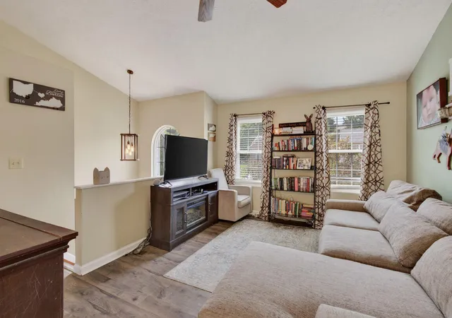 3rd image of 2556 Evergreen Dr, Ft Mitchell, KY 41017 | MLS# 645711