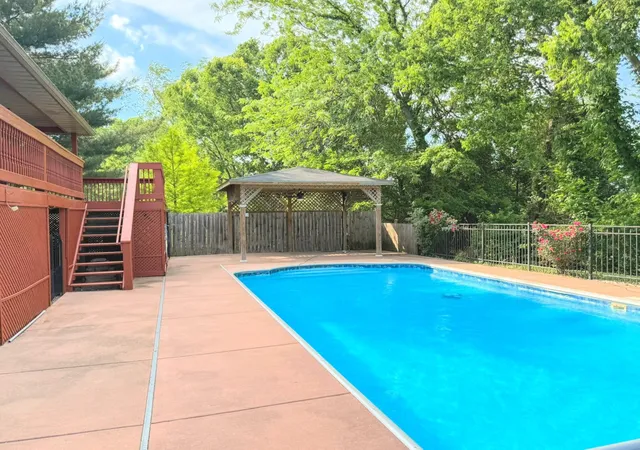 Photo 2 of Sale Pending at 117 Regency Ct, Williamstown, KY 41097 | MLS# 645669 | Listing updated on 2026-09-07