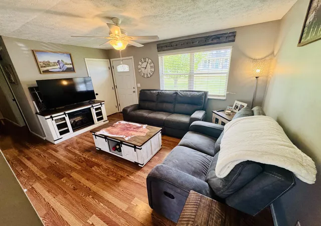 Photo 2 of Sale Pending at 330 Cemetary Rd, Glencoe, KY 41046 | MLS# 645674 | Listing updated on 2026-09-11