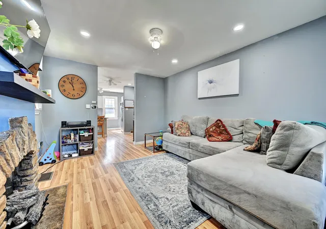 Photo 3 of Single family home for sale at 715 Elm St, Ludlow, KY 41016 | MLS# 645749 | Listing updated on 2026-08-26
