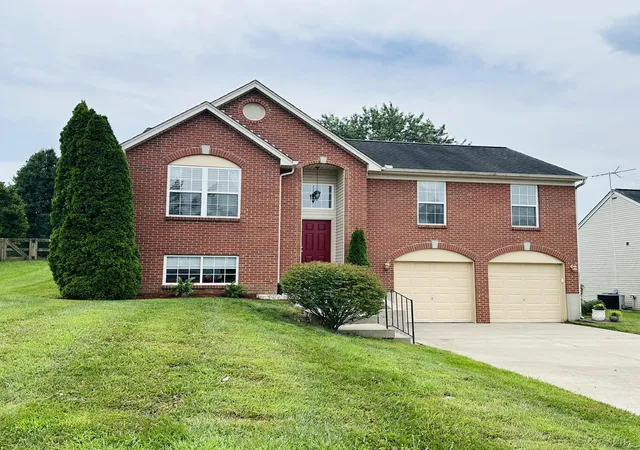 2nd image of 2511 Samantha Dr, Burlington, KY 41005 | MLS# 645747