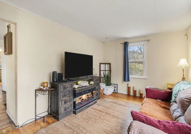 Photo 2 of Single family home for sale at 3766 Lipscomb Rd, Latonia, KY 41015 | MLS# 646069 | Listing updated on 2026-08-27