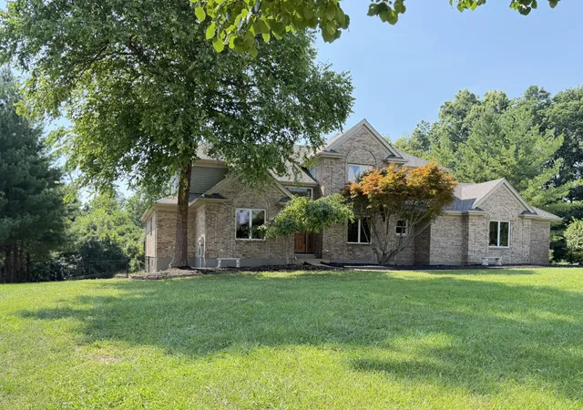 2nd image of 5569 Regal Ridge Dr, Burlington, KY 41005 | MLS# 645759