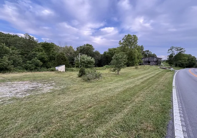 Photo 3 of Sale Pending at 8000 Taft Hwy, Dry Ridge, KY 41035 | MLS# 645758 | Listing updated on 2026-08-24