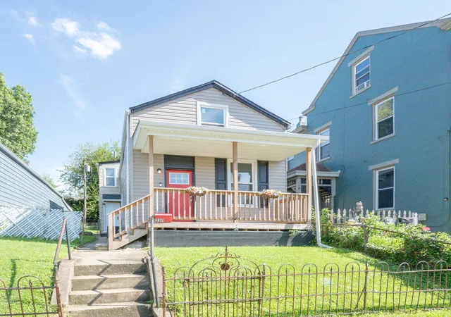 1st image of 230 W 9th St, Newport, KY 41071 | MLS# 645796
