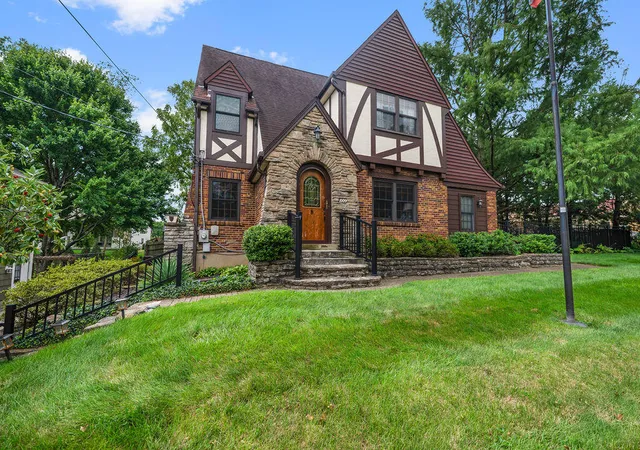 2nd image of 1009 Winding Wy, Covington, KY 41011 | MLS# 645781