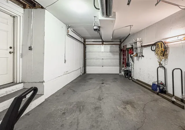 2nd image of 1730 Wedgewood Cir Dr, Fort Thomas, KY 41075