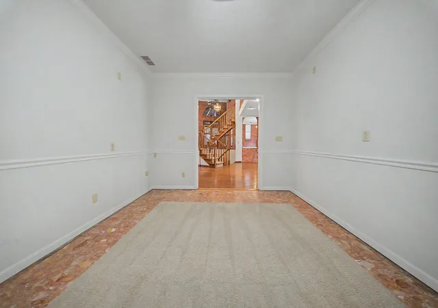 5th image of 1730 Wedgewood Cir Dr, Fort Thomas, KY 41075