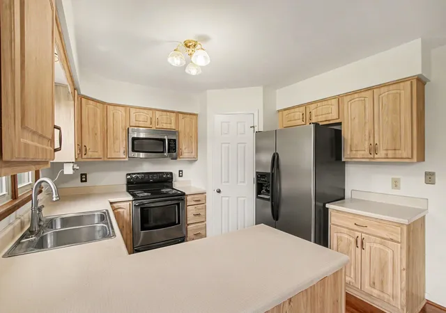 2nd image of 1216 Darvyville Dr, Florence, KY 41042 | MLS# 645868