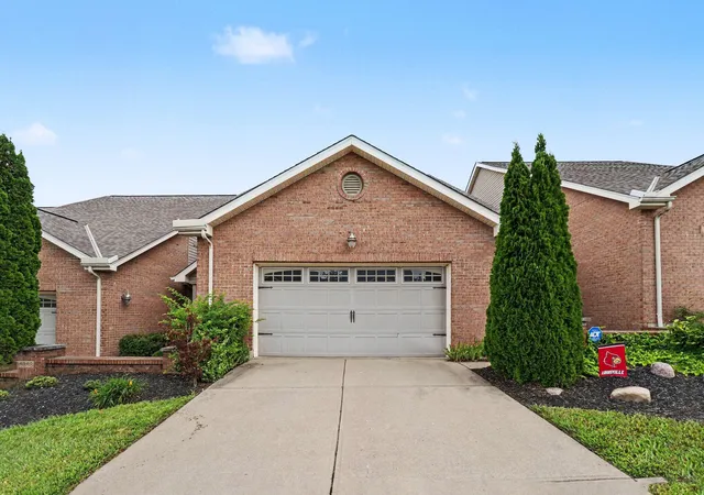 2nd image of 1864 Quarry Oaks Dr, Florence, KY 41042 | MLS# 645857