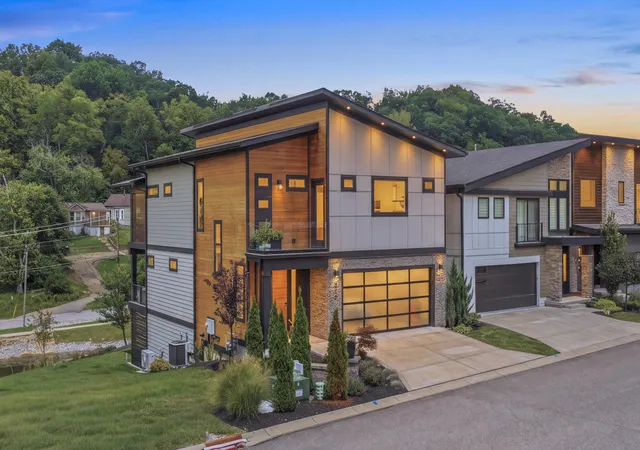 Photo 1 of Single family home for sale at 864 Belle Ridge Loop, Bellevue, KY 41073 | MLS# 645980 | Listing updated on 2026-08-31