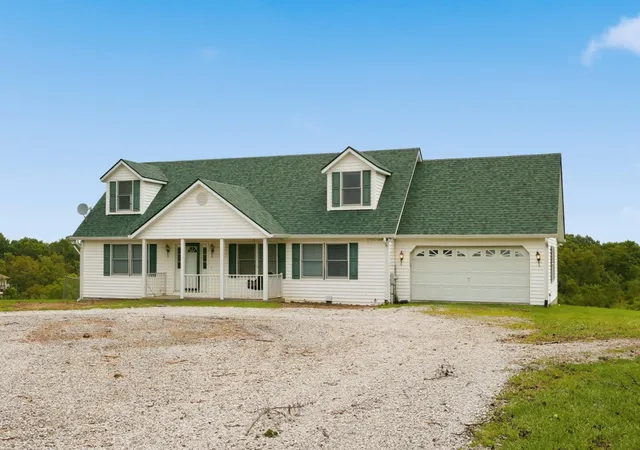 Photo 3 of Sale Pending at 205 Eagle View Ln, Owenton, KY 40359 | MLS# 645838 | Listing updated on 2026-08-25