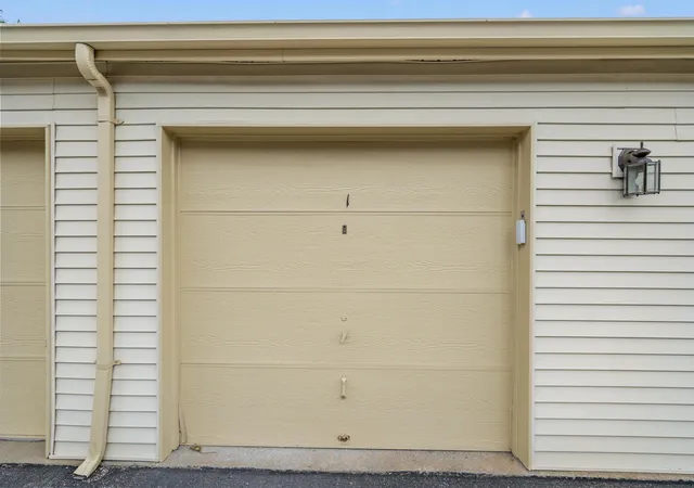 2nd image of 7 Highland Mdws Dr, Highland Heights, KY 41076