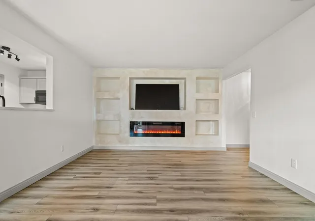 3rd image of 7 Highland Meadows Dr #1, Highland Heights, KY 41076 | MLS# 645891