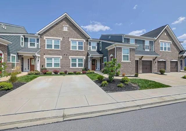 Condo for sale at 2552 Crosshill Dr, Crescent Springs, KY 41017 | MLS# 646014