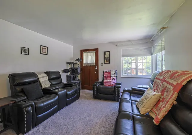 3rd image of 1 Howard Road, Covington, KY 41011 | MLS# 645883