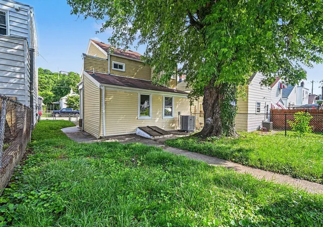 12th image of 319 W 12th St, Newport, KY 41071 | MLS# 645890
