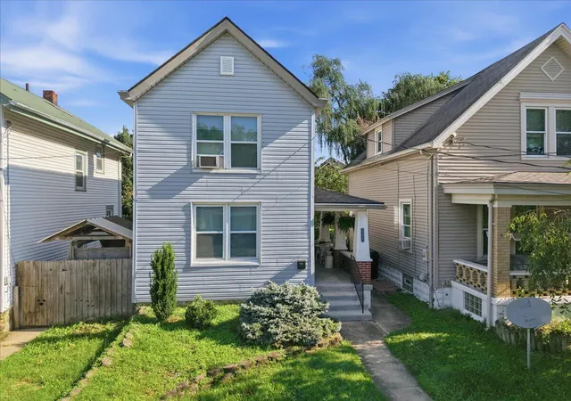 1st image of 112 E 41st St, Latonia, KY 41015 | MLS# 645912