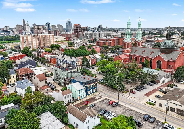 2nd image of 202 Athey St #2A, Covington, KY 41011 | MLS# 645914
