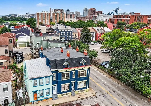 3rd image of 202 Athey St #2A, Covington, KY 41011 | MLS# 645914