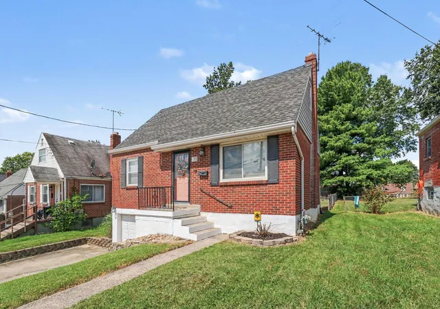 Photo 2 of Sale Pending at 75 Bon Jan Ln, Highland Heights, KY 41076 | MLS# 646192 | Listing updated on 2026-09-05