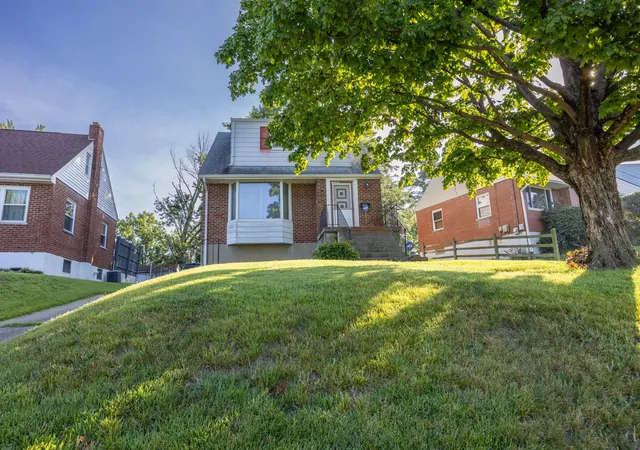 Photo 3 of Sale Pending at 1 N Sherry Ln, Bellevue, KY 41073 | MLS# 646124 | Listing updated on 2026-10-05