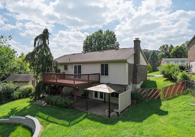 Photo 3 of Sale Pending at 9 Squire Ct, Highland Heights, KY 41076 | MLS# 646055 | Listing updated on 2026-09-03