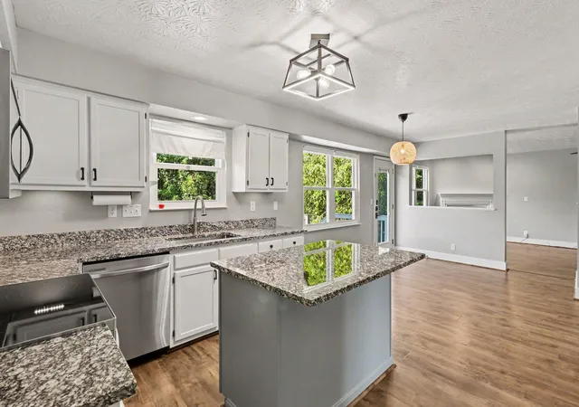 Photo 3 of Sale Pending at 9948 Cobblestone Blvd, Independence, KY 41051 | MLS# 646061 | Listing updated on 2026-09-02