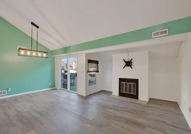 Photo 2 of Sale Pending at 1030 Bellepointe Commons, Bellevue, KY 41073 | MLS# 646092 | Listing updated on 2026-08-31