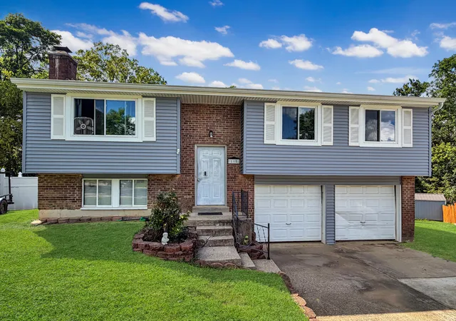 Photo 1 of Single family home for sale at 115 Vista View Cir, Covington, KY 41017 | MLS# 646194 | Listing updated on 2026-09-15