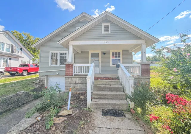 Photo 1 of Single family home for sale at 305 E 4Th St, Falmouth, KY 41040 | MLS# 646108 | Listing updated on 2026-08-27
