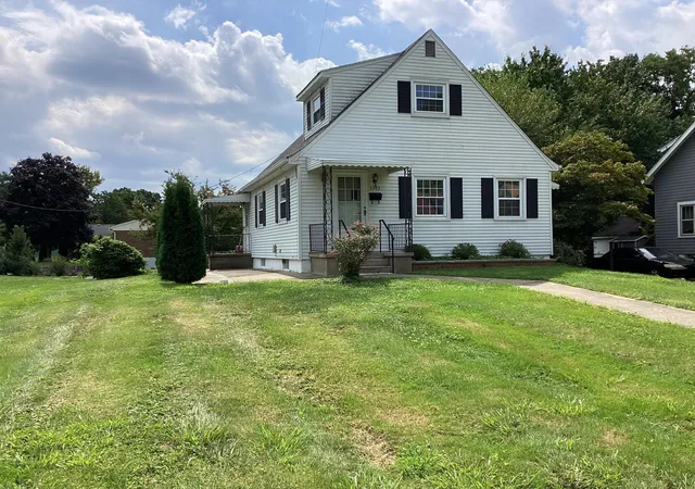 Photo 1 of Sale Pending at 3303 Elizabeth St, Erlanger, KY 41018 | MLS# 646018 | Listing updated on 2026-09-27