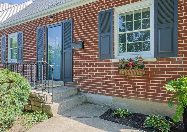 Photo 3 of Sale Pending at 78 Greenbriar Ave, Fort Mitchell, KY 41017 | MLS# 646085 | Listing updated on 2026-09-19