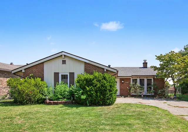 Photo 2 of Sale Pending at 205 Merravay Dr, Florence, KY 41042 | MLS# 646101 | Listing updated on 2026-08-31