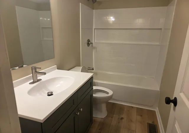 Listing Photo 2 - Condo for sale in building located at 662 S Grand Ave, Fort Thomas, KY 41075 - Unit #662