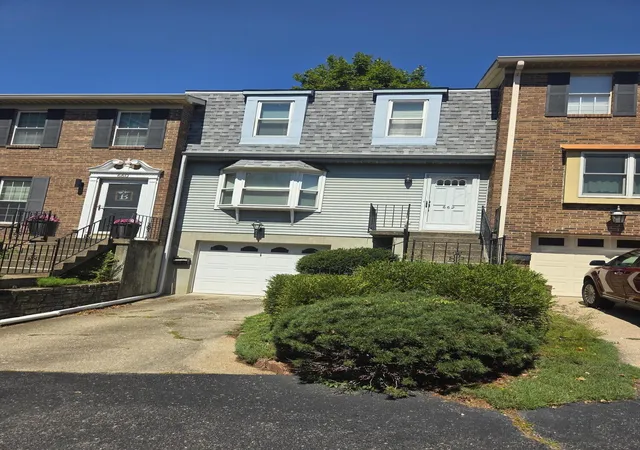 Photo 2 of Condo for sale at 662 S Grand Ave #662, Fort Thomas, KY 41075 | MLS# 646047 | Listing updated on 2026-08-27