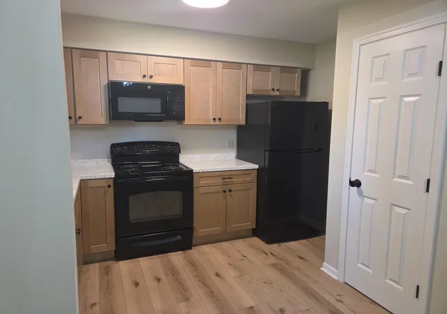 Listing Photo 4 - Condo for sale in building located at 662 S Grand Ave, Fort Thomas, KY 41075 - Unit #662