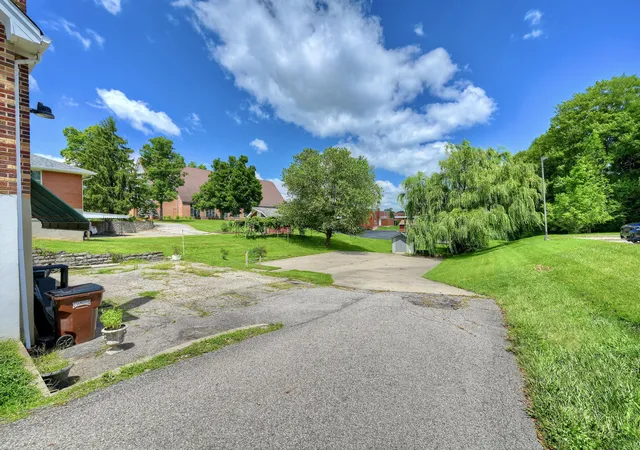 Photo 3 of Single family home for sale at 4029 Alexandria Pike, Cold Spring, KY 41076 | MLS# 646066 | Listing updated on 2026-10-23