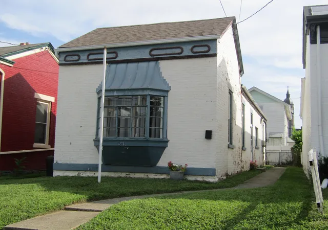 Photo 1 of Single family home for sale at 341 Berry Ave, Bellevue, KY 41073 | MLS# 646086 | Listing updated on 2026-09-04