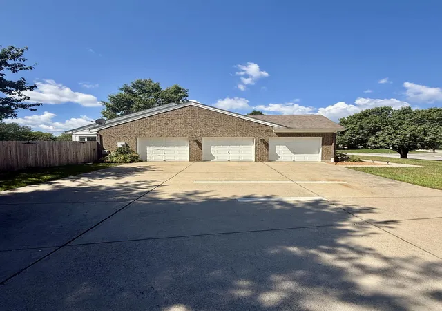 Photo 3 of Sale Pending at 2607 Teaberry Ct, Burlington, KY 41005 | MLS# 646134 | Listing updated on 2026-08-30