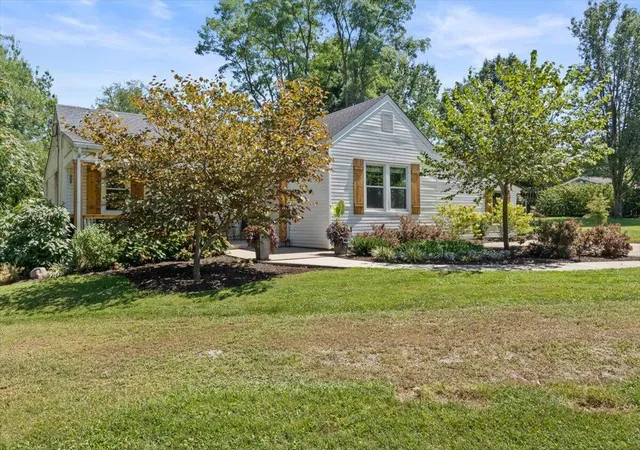 Photo 2 of Sale Pending at 5125 Winters Ln, Cold Spring, KY 41076 | MLS# 646070 | Listing updated on 2026-08-28