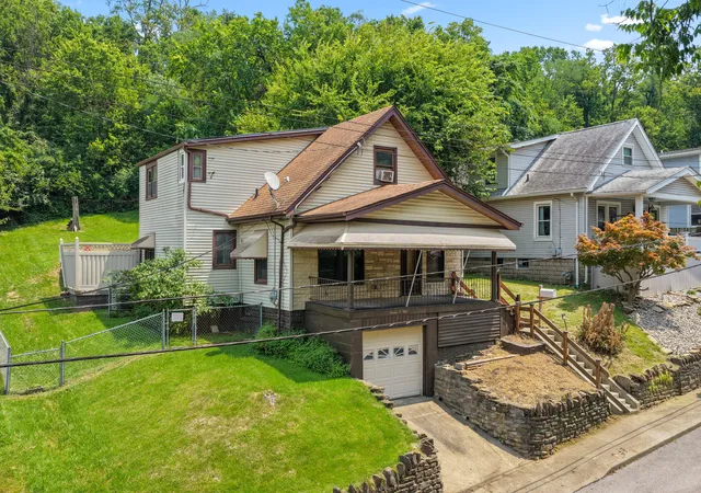 Single family home for sale at 1101 Mckinney Ave, Dayton, KY 41074 | MLS# 646120