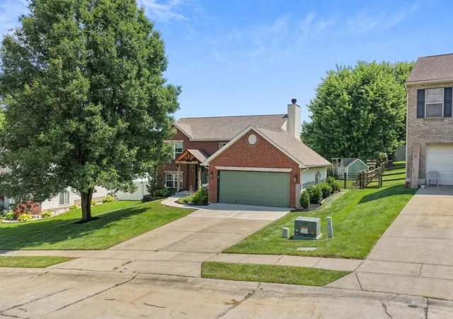 Photo 1 of Single family home for sale at 70 Otter Dr, Covington, KY 41017 | MLS# 646141 | Listing updated on 2026-09-06
