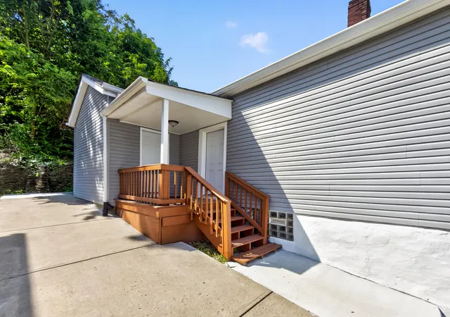 Photo 3 of Single family home for sale at 1207 John St, Covington, KY 41016 | MLS# 646125 | Listing updated on 2026-08-28