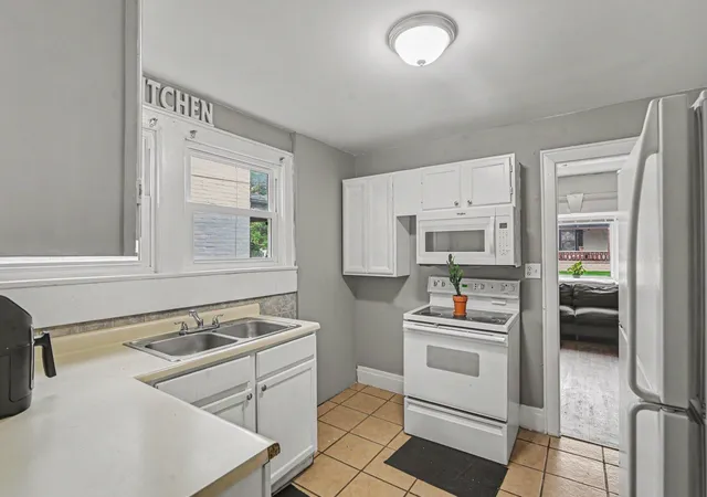 Photo 3 of Single family home for sale at 3515 Carlisle Ave, Covington, KY 41015 | MLS# 646119 | Listing updated on 2026-08-30